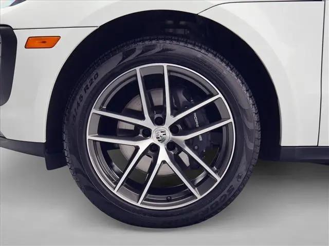 2025 Porsche Macan T
