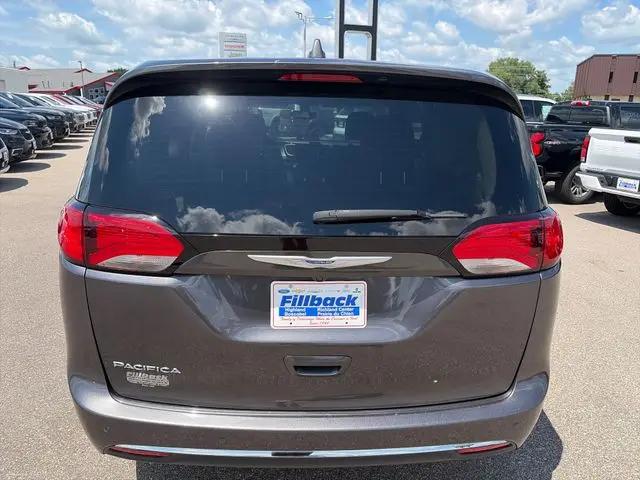 2020 Chrysler Pacifica Touring