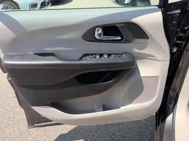 2020 Chrysler Pacifica Touring