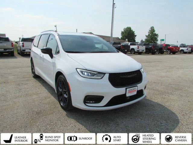 2025 Chrysler Pacifica Limited for sale in Virden, IL