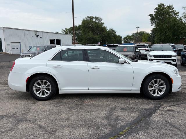 2023 Chrysler 300 Touring