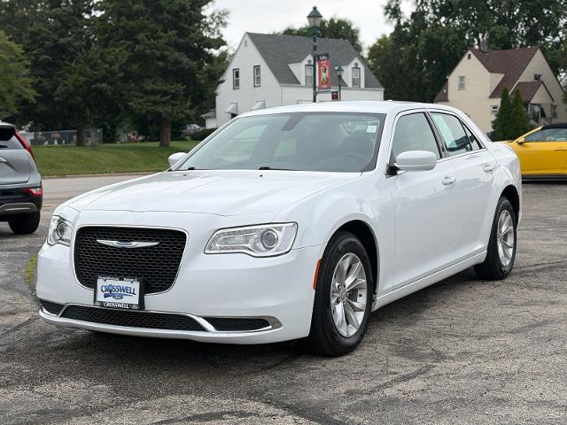 2023 Chrysler 300 Touring