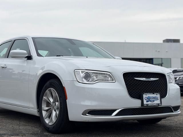 2023 Chrysler 300 Touring