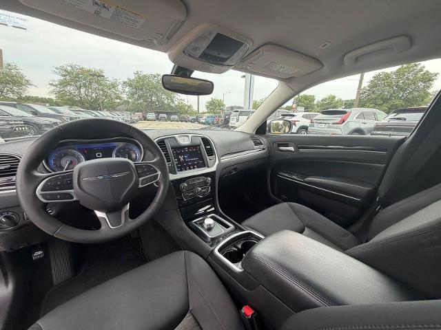 2023 Chrysler 300 Touring