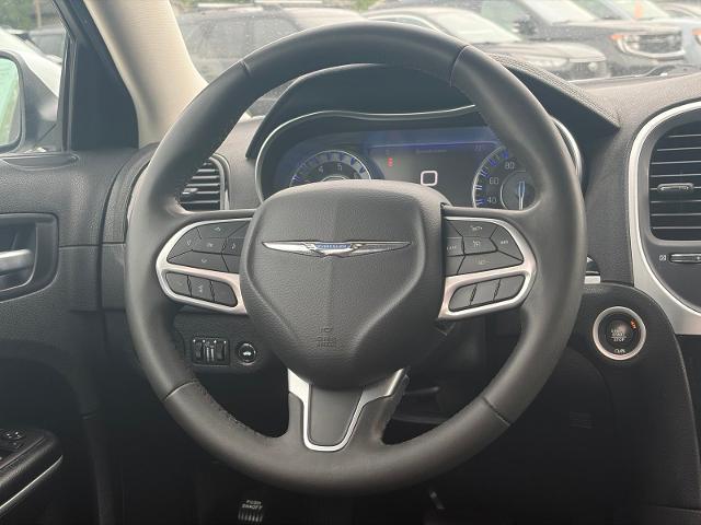 2023 Chrysler 300 Touring