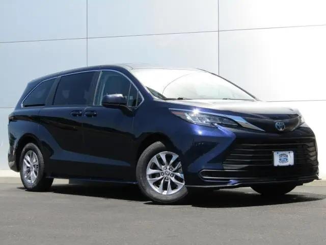 2022 Toyota Sienna LE for sale in Chippewa Falls, WI