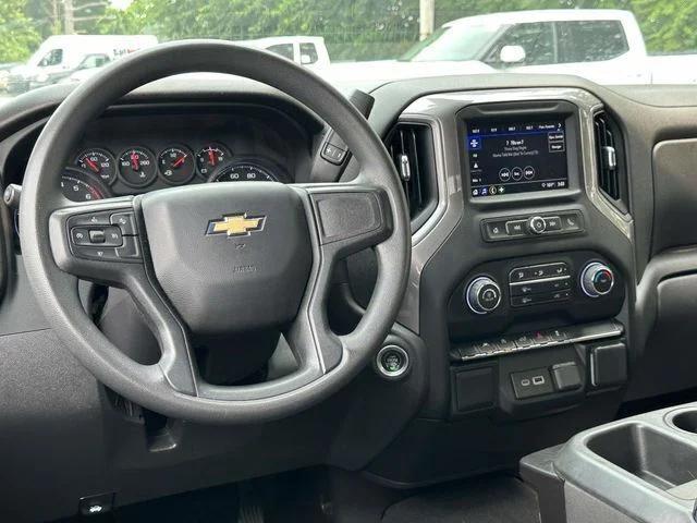 2022 Chevrolet Silverado 1500 4WD Crew Cab Short Bed Custom 2022 Chevrolet Silverado 1500 4WD Crew Cab Short Bed Custom