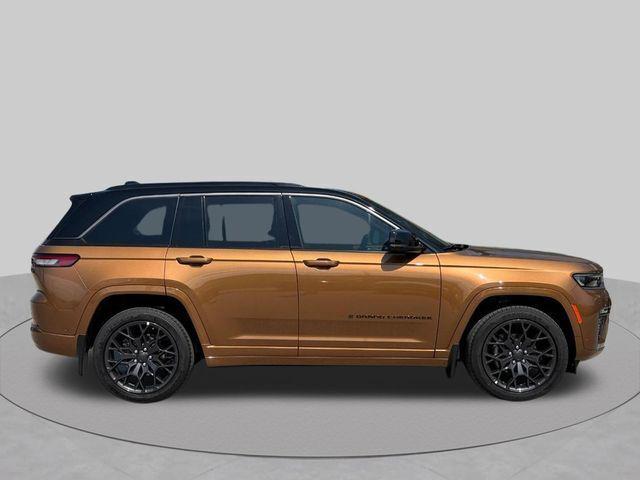 2026 Jeep Grand Cherokee GRAND CHEROKEE SUMMIT 4X4