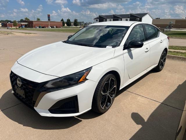 2023 Nissan Altima SR FWD for sale in West Burlington, IA