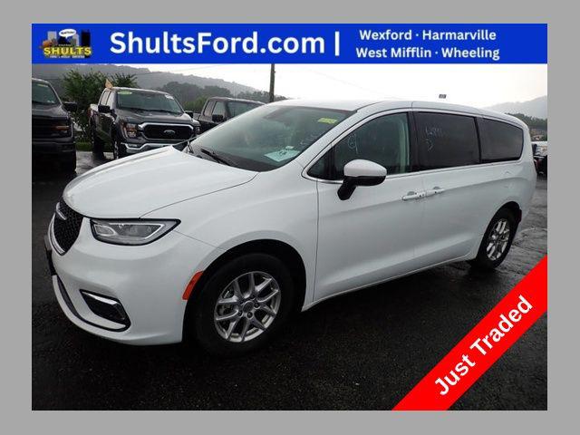 2023 Chrysler Pacifica Touring L for sale in Pittsburgh, PA