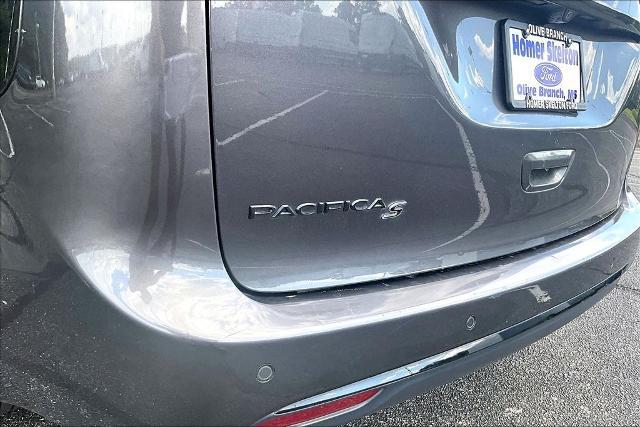 2020 Chrysler Pacifica Touring