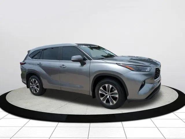 2025 Toyota Highlander XLE for sale in Naples, FL