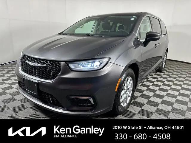 2023 Chrysler Pacifica Touring L for sale in Alliance, OH
