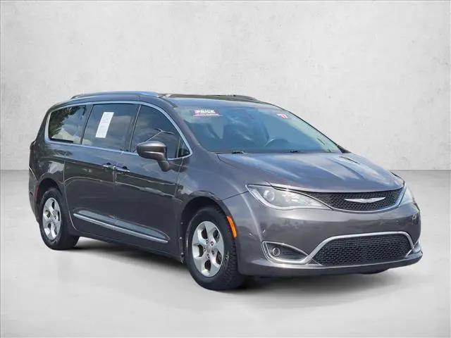 2017 Chrysler Pacifica Touring-L Plus