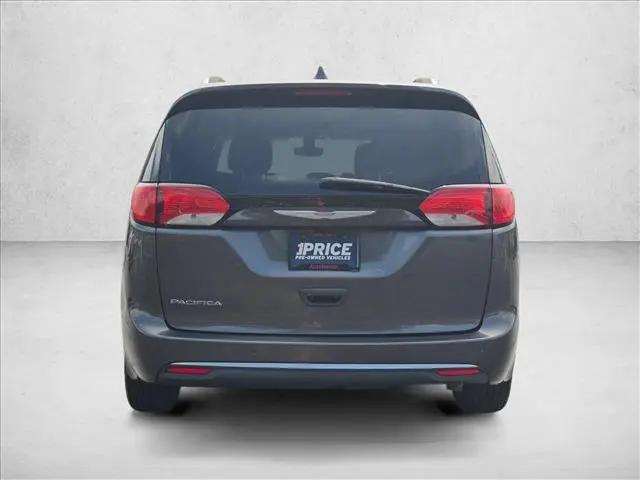 2017 Chrysler Pacifica Touring-L Plus