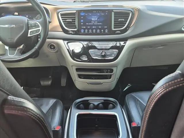 2017 Chrysler Pacifica Touring-L Plus