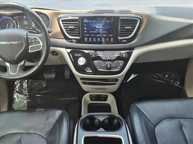 2017 Chrysler Pacifica Touring-L Plus