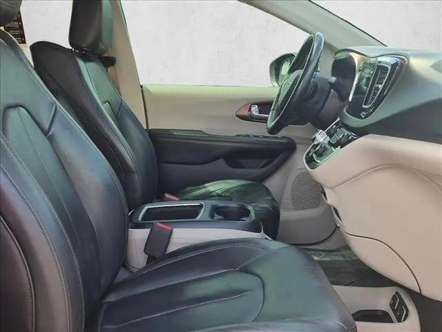 2017 Chrysler Pacifica Touring-L Plus