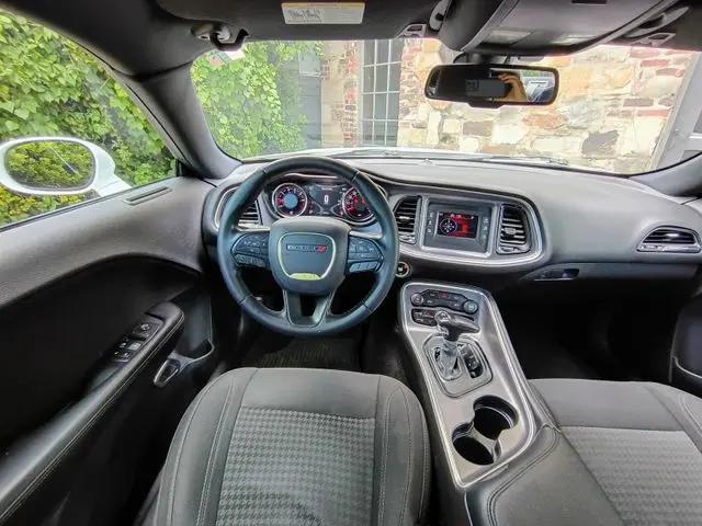 2017 Dodge Challenger SXT