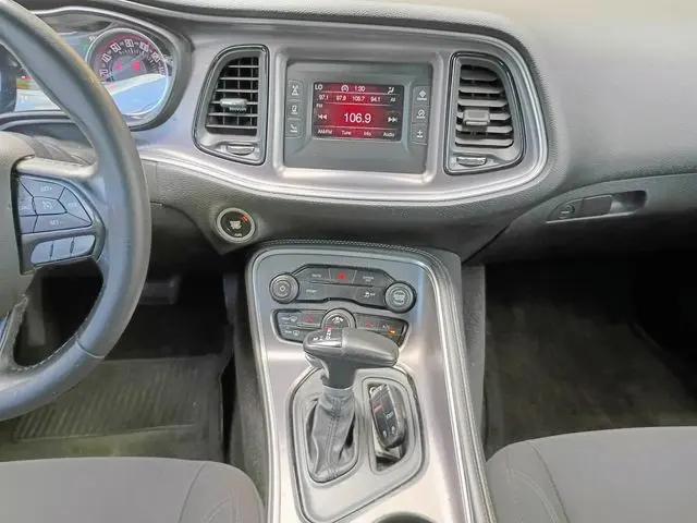 2017 Dodge Challenger SXT