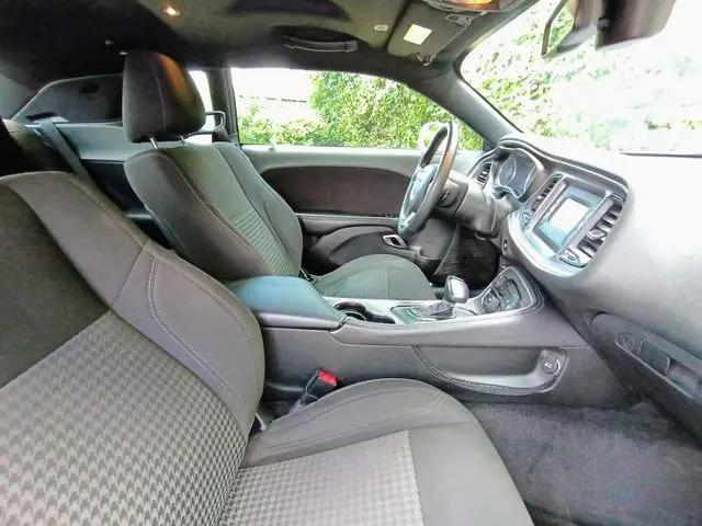 2017 Dodge Challenger SXT