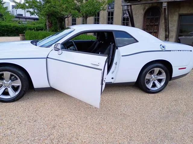 2017 Dodge Challenger SXT