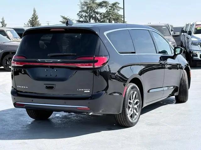 2027 Chrysler Pacifica Limited AWD