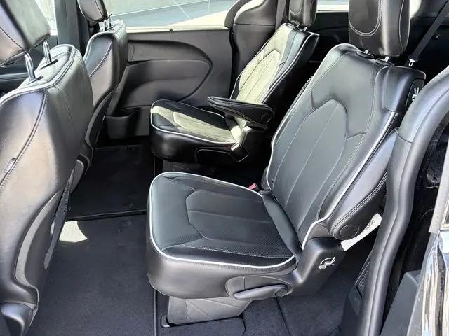 2027 Chrysler Pacifica Limited AWD