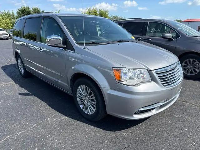2016 Chrysler Town & Country Touring-L for sale in Cedar Falls, IA