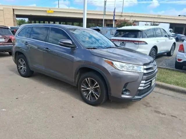 2019 Toyota Highlander LE for sale in Richardson, TX