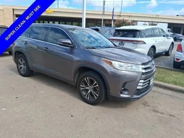 2019 Toyota Highlander LE for sale in Richardson, TX