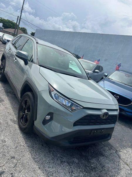 2021 Toyota RAV4 XLE for sale in Lake Worth, FL