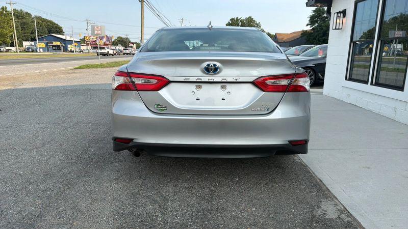 2020 Toyota Camry LE Hybrid