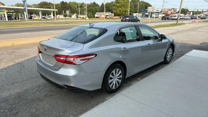 2020 Toyota Camry LE Hybrid