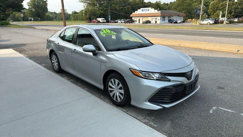 2020 Toyota Camry LE Hybrid