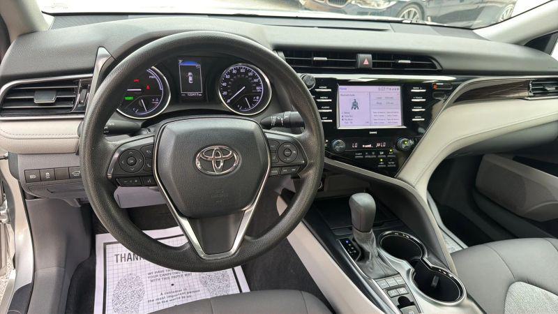 2020 Toyota Camry LE Hybrid