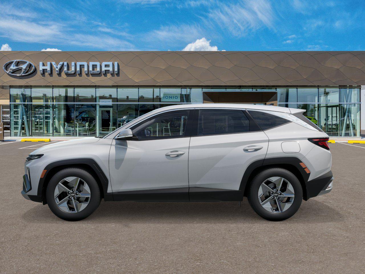2026 Hyundai Tucson SEL photo 3