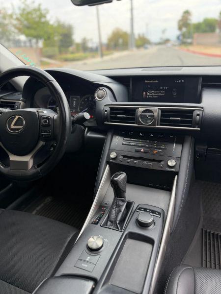 2017 Lexus IS 200t 200t