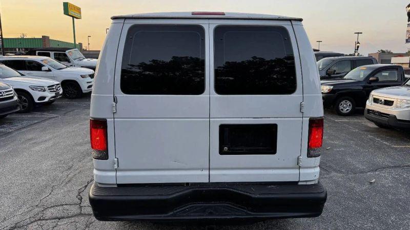 2006 Ford E-250 Base