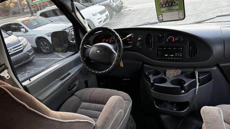 2006 Ford E-250 Base