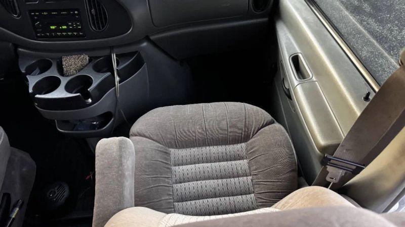 2006 Ford E-250 Base