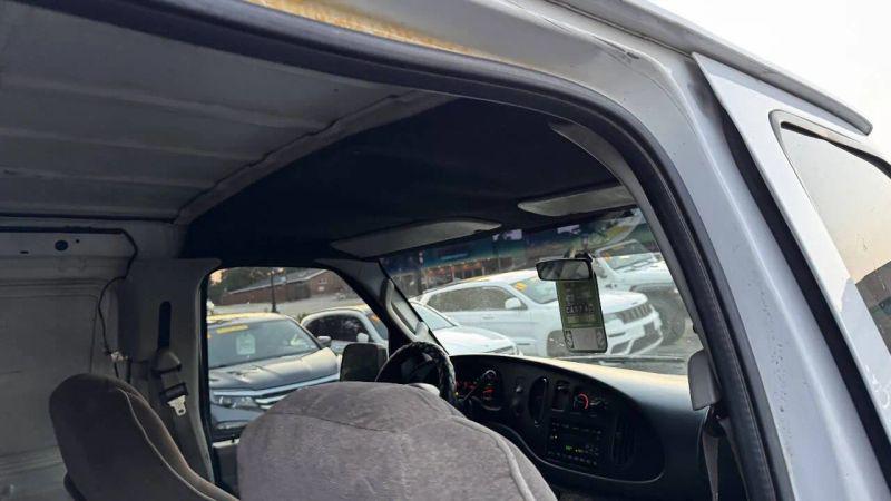 2006 Ford E-250 Base