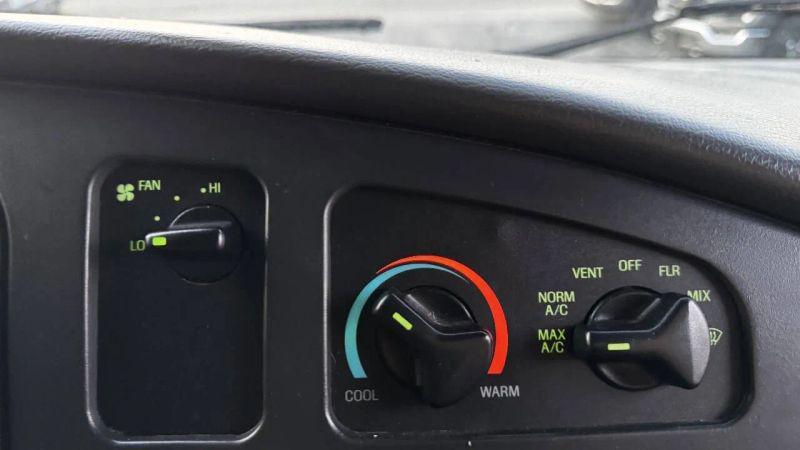 2006 Ford E-250 Base