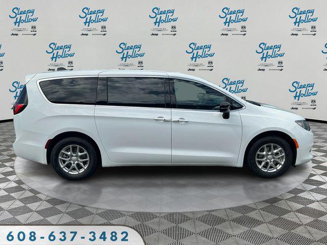 2027 Chrysler Pacifica LX