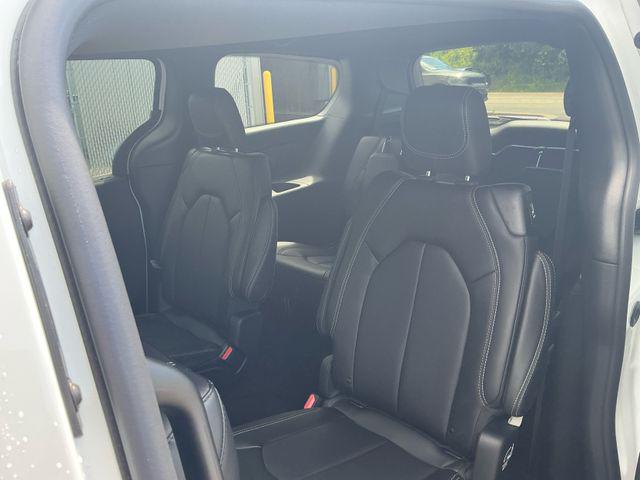 2027 Chrysler Pacifica LX