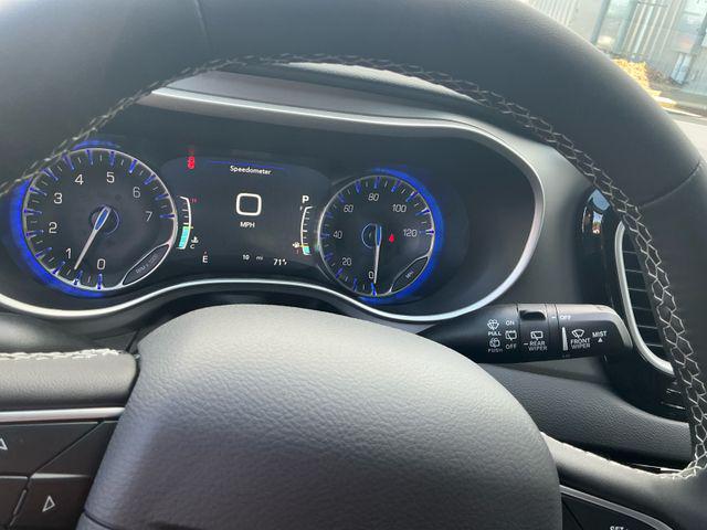 2027 Chrysler Pacifica LX