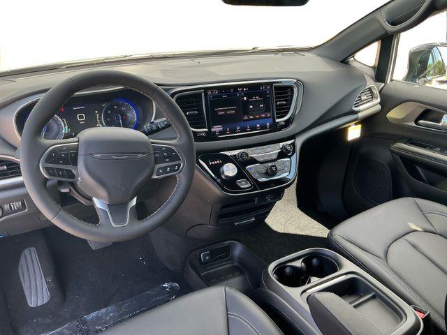 2027 Chrysler Pacifica LX