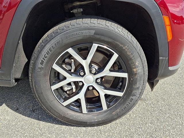 Used 2023 Jeep Grand Cherokee L Limited 4x4 For Sale in East Hanover, NJ
