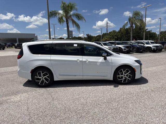 2027 Chrysler Pacifica Pinnacle