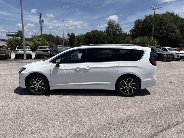 2027 Chrysler Pacifica Pinnacle